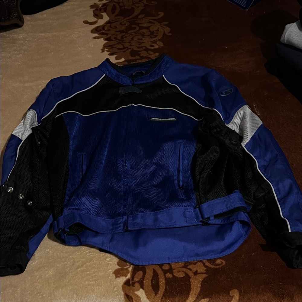 Fieldsheer heavyweight mesh like material jacket for motorcycling wear.